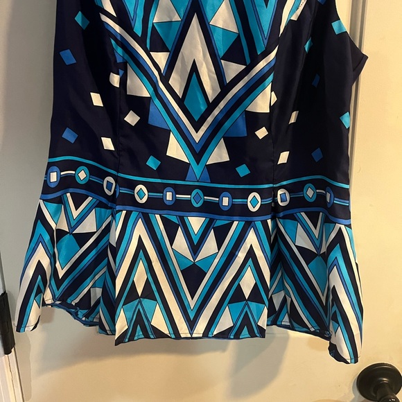 Julie Brown N Y C 100% Silk Blouse Gently Used Condition. Gold zipper up back. - Picture 2 of 7